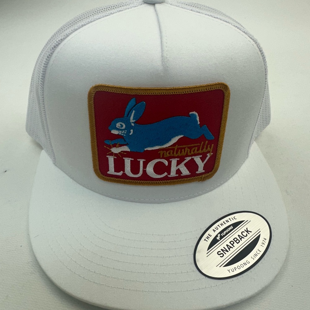 Lucky rabbit, white on white snapback mesh patch